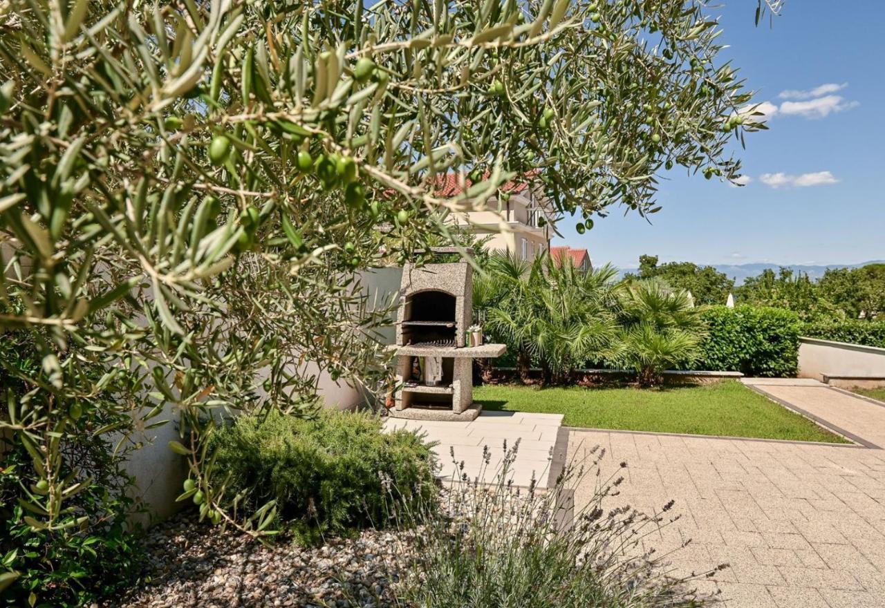 מאלינסקה Apartments Iskra מראה חיצוני תמונה